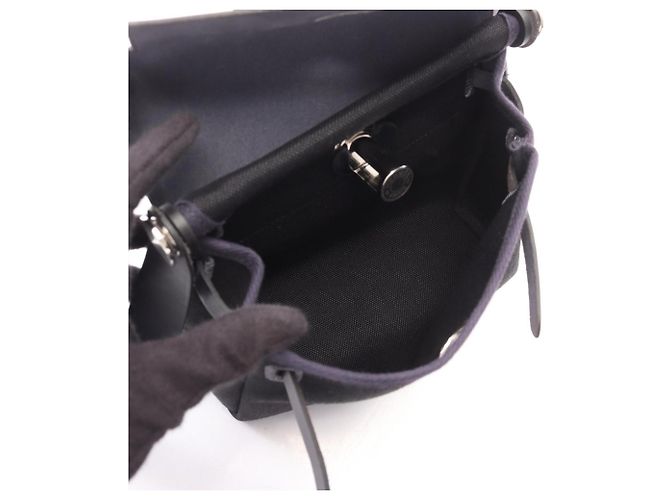 Borsa a tracolla Hermès Herbag Zip Mini Nero Blu Blu navy - vista 3