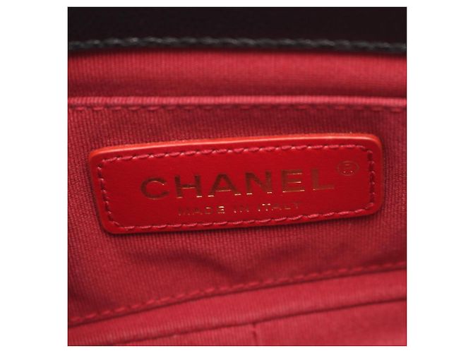 Borsa a tracolla Chanel Matelassé Mini Flap in nero - vista 4
