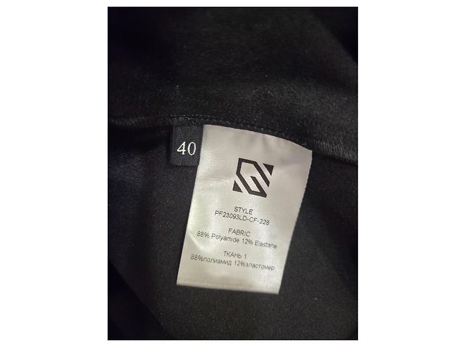 Autre Marque Giuseppe Di Morabito Schwarzes Maxikleid mit Blumenapplikationen - Ansicht 19