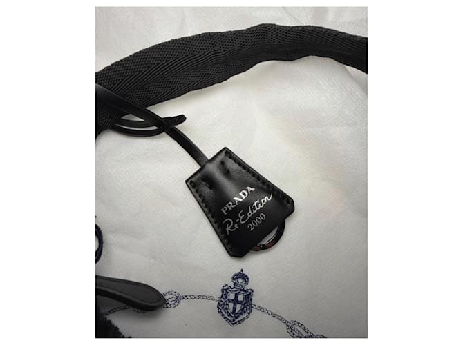 Prada Re-Edition 2000 Borsa in Spugna Nera Nero - vista 3