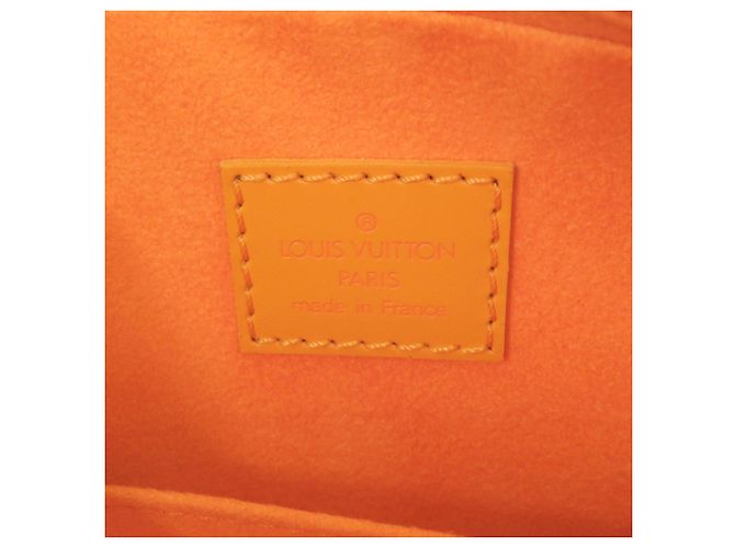 Louis Vuitton Jasmine Epi Mandarin Handbag Grey - view 9