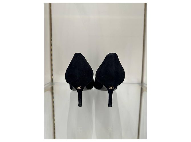 Décolleté a punta in scamoso e tessuto nero Chanel 41 Usato - vista 3