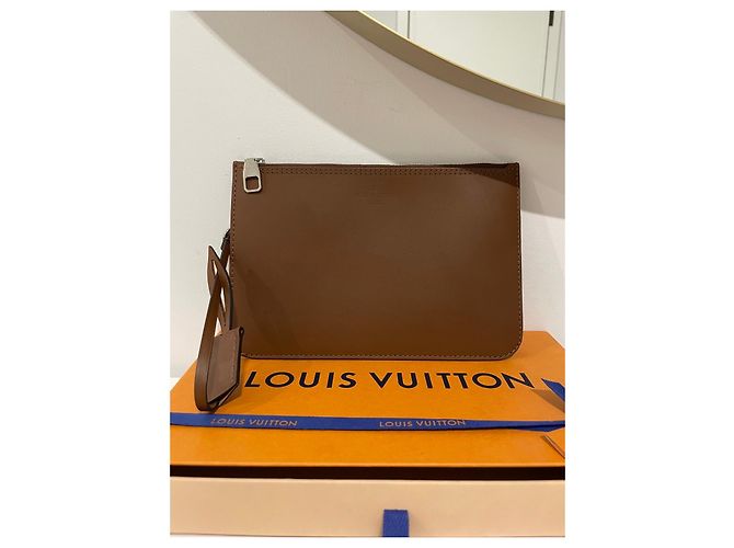 Louis Vuitton Pochette Voyage MM Monogram Canvas Marrone - vista 2