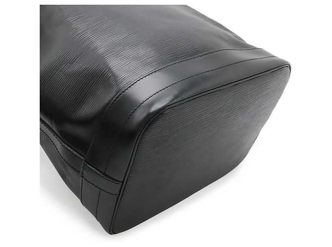 Borsa a tracolla Louis Vuitton Epi Noe in Noir Nero - vista 4