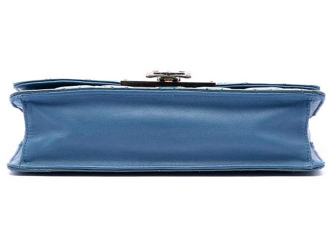 Wallet On Chain Portafoglio con catena Chanel Blue Quilted Patent Golden Class East West - vista 3