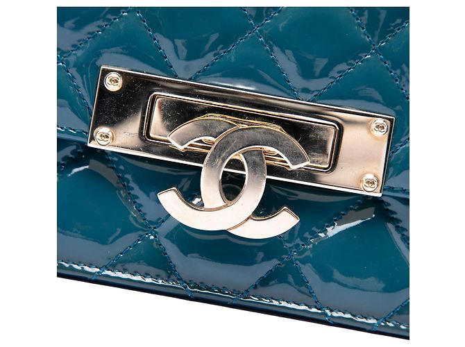 Wallet On Chain Portafoglio con catena Chanel Blue Quilted Patent Golden Class East West - vista 5