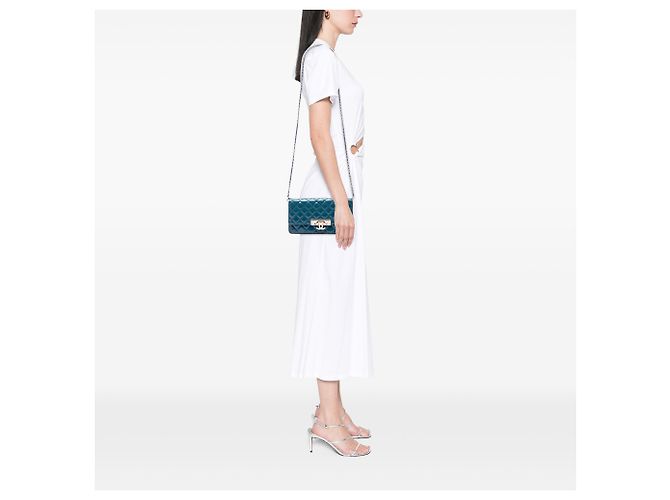 Wallet On Chain Portafoglio con catena Chanel Blue Quilted Patent Golden Class East West - vista 6