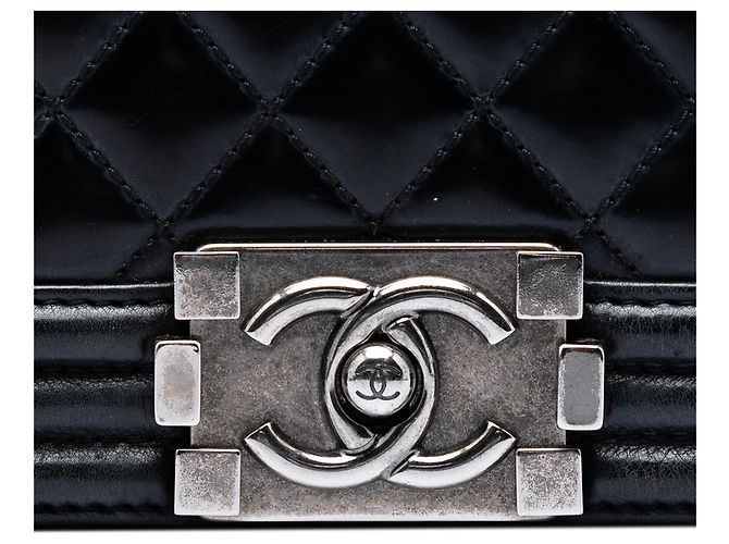 Chanel Black Paris Bombay Small Quilted Patent Medallion Embellished Boy Flap Nero - vista 6