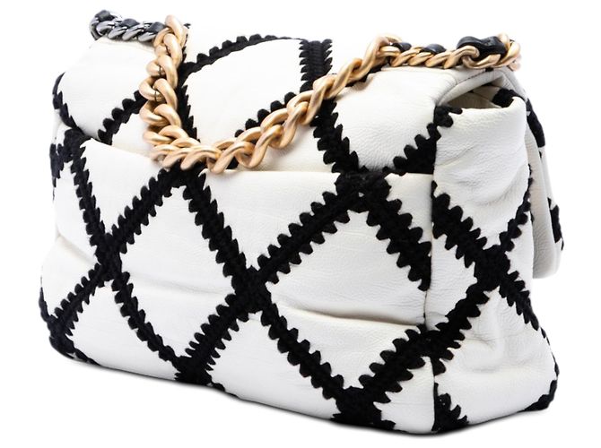 Chanel White Large Crochet Calfskin 19 Flap Bianco Crudo - vista 2