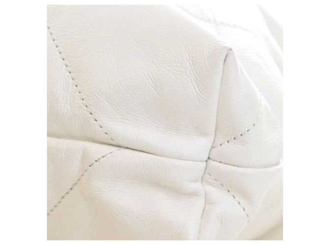 Bolsa Chanel 22 em couro de vitelo brilhante branco Medium - vista 13