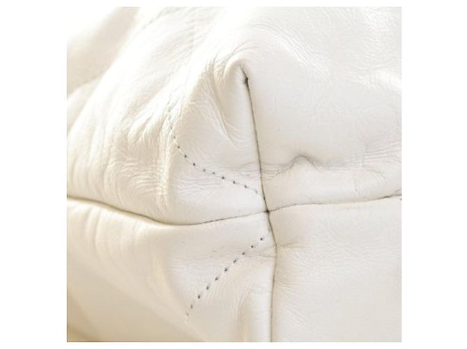Bolsa Chanel 22 em couro de vitelo brilhante branco Medium - vista 14