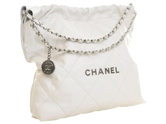 Bolsa Chanel 22 em couro de vitelo brilhante branco Medium - vista 2