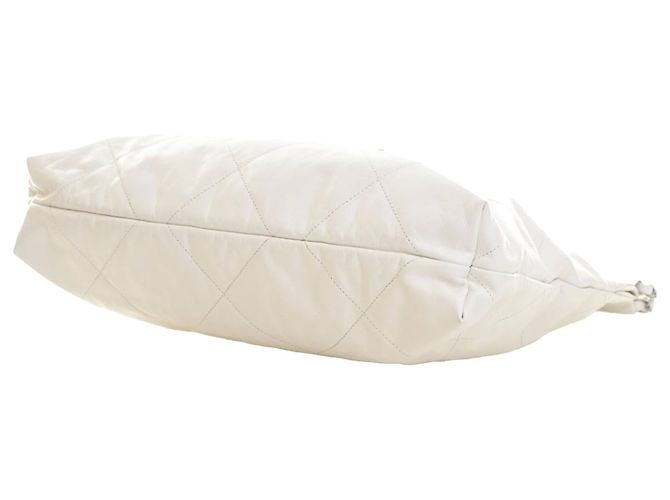 Bolsa Chanel 22 em couro de vitelo brilhante branco Medium - vista 6