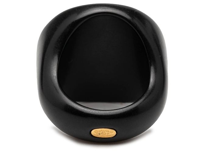 Anello Chanel Camelia con logo CC in resina nera e tono oro Nero - vista 3