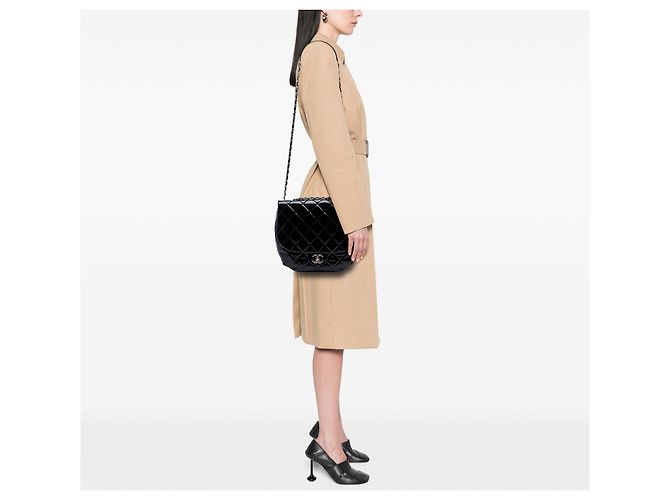 Chanel Black Medium Quilted Patent Bubble CC Flap Nero - vista 6