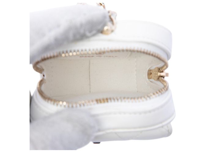 Borsa collana Chanel White Mini Quilted Lambskin CC in Love Heart Bianco - vista 4