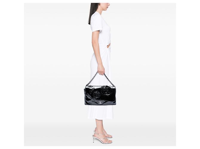 Borsa Chanel Black Patent Camellia Flap Bag Nero - vista 5