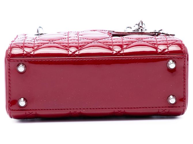 Lady Dior mini in vernice cannage rosso di Dior - vista 3
