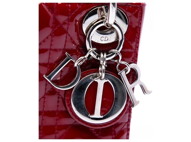 Lady Dior mini in vernice cannage rosso di Dior - vista 5