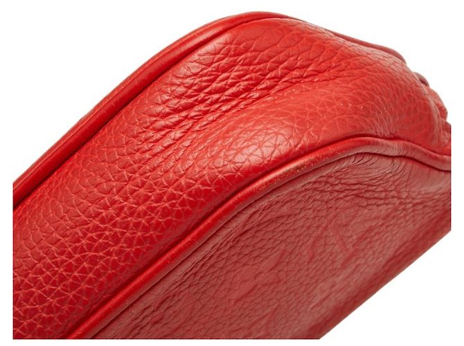 Pochette Louis Vuitton Taurillon Monogram Pochette Volga Clutch Bag Rosso - vista 4