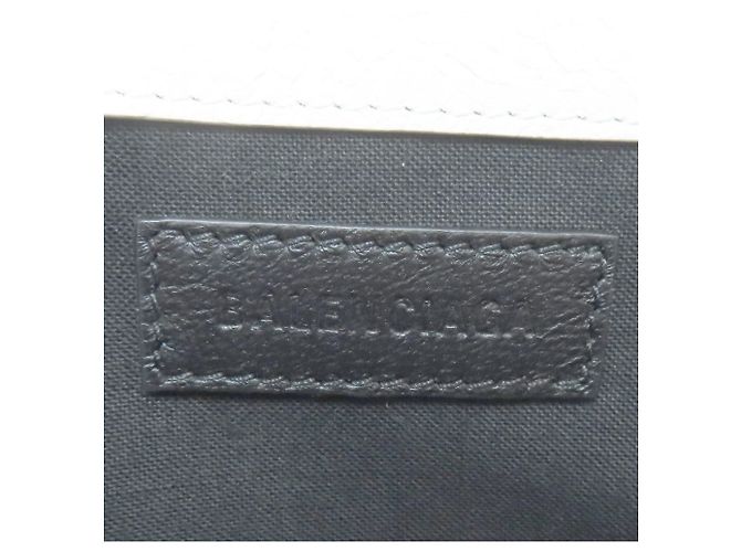 Borsa a tracolla Louis Vuitton Le Cagole Bianco - vista 6