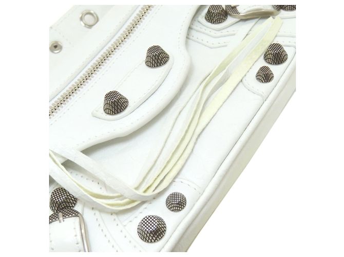 Borsa a tracolla Louis Vuitton Le Cagole Bianco - vista 9