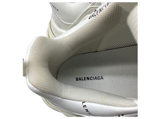 Baskets Balenciaga Triple S All Over Logo en polyuréthane blanc Écru - vue 13