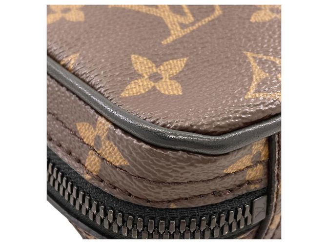 Louis Vuitton M44428 Utility Side Bag Monogramma - vista 17