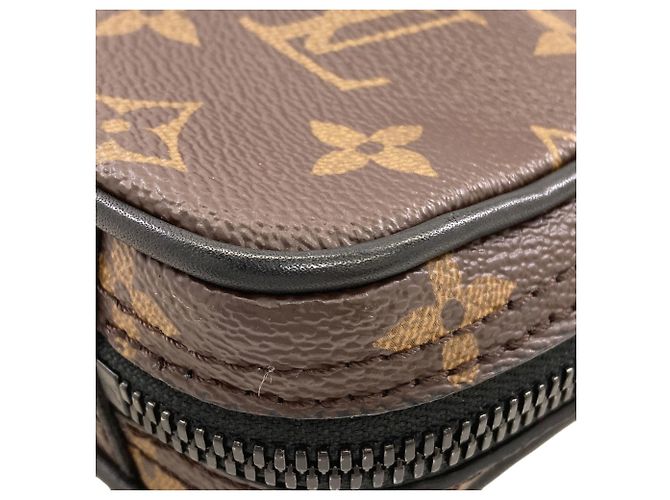 Louis Vuitton M44428 Utility Side Bag Monogramma - vista 18
