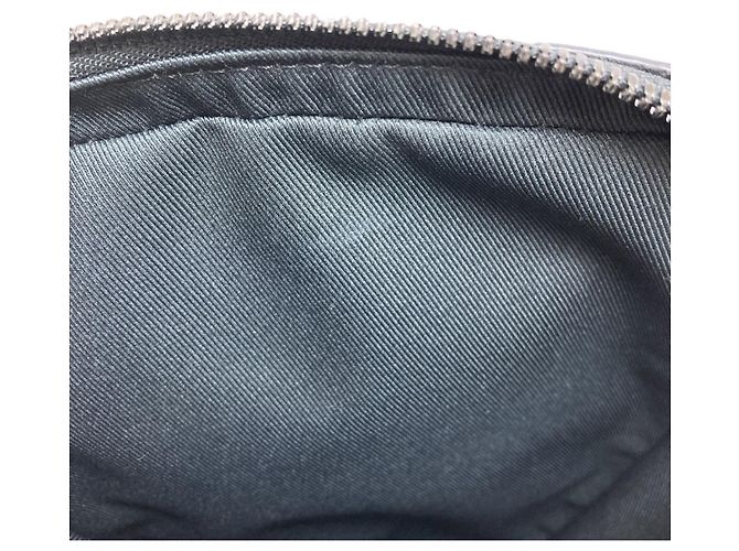 Louis Vuitton M44428 Utility Side Bag Monogramma - vista 8
