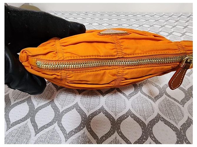 Prada Tessuto Gaufre Clutch in Nylon Arancione - vista 4