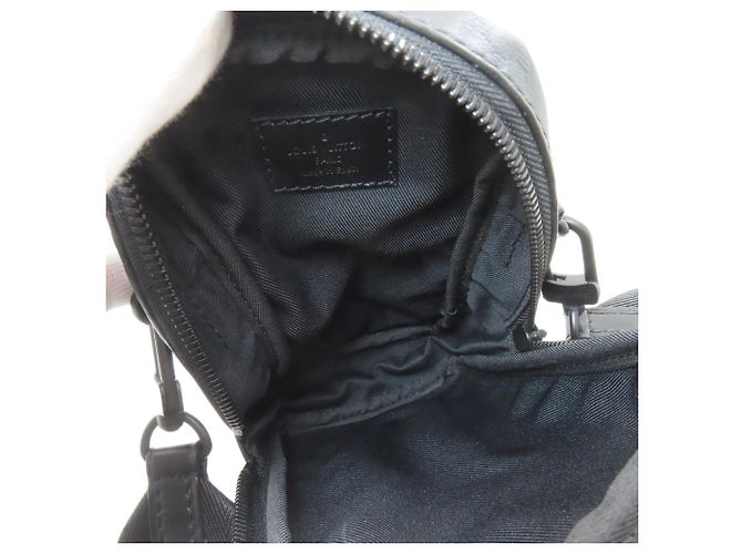 Borsa a tracolla Louis Vuitton Double Phone Pouch Nero - vista 5