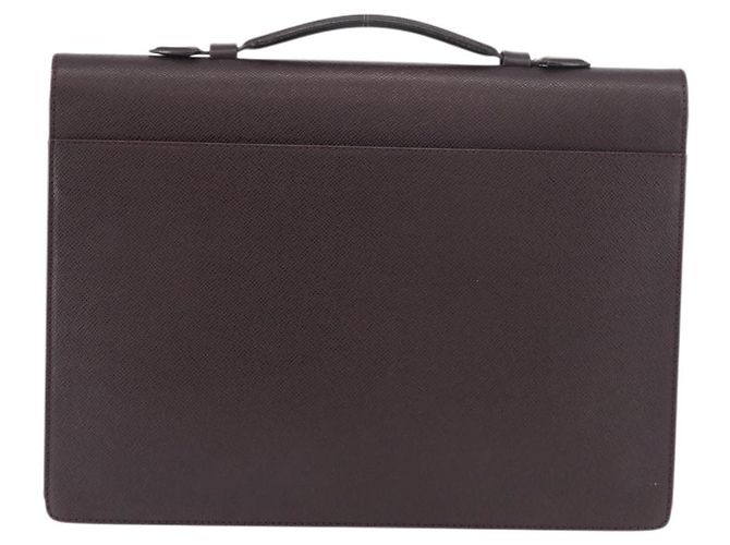 Louis Vuitton Serviette Kourad Taiga Leather Bordò - vista 2