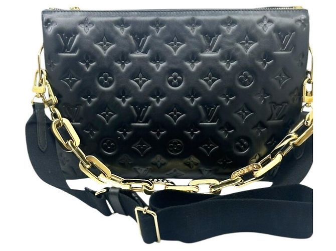 Bolsa de ombro Louis Vuitton Coussin MM em couro de cordeiro Preto - vista 10