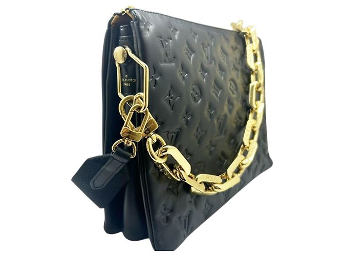Bolsa de ombro Louis Vuitton Coussin MM em couro de cordeiro Preto - vista 4