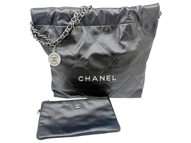 CHANEL Matelassé 22 Small Handbag Schwarz - Ansicht 3