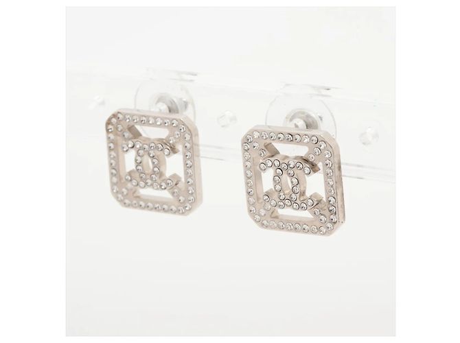 Orecchini Huggie Chanel Coco Crush in oro giallo 18K Argento - vista 3