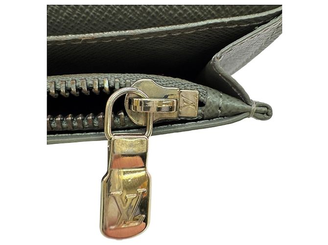 Brazza Louis Vuitton Green Canvas Long Wallet - view 10