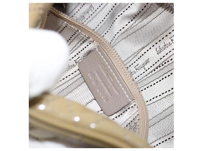 Borsa Salvatore Ferragamo Vala Chain in pelle vernice Silver Beige Auth 179215A Argento - vista 12