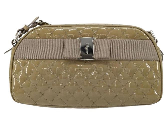 Borsa Salvatore Ferragamo Vala Chain in pelle vernice Silver Beige Auth 179215A Argento - vista 13