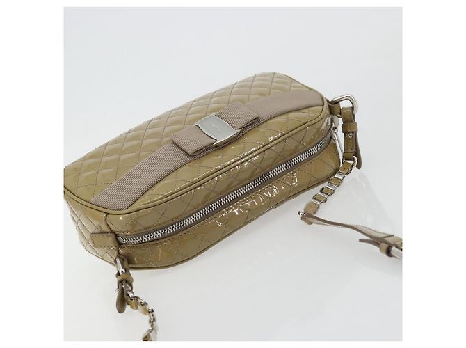Borsa Salvatore Ferragamo Vala Chain in pelle vernice Silver Beige Auth 179215A Argento - vista 6