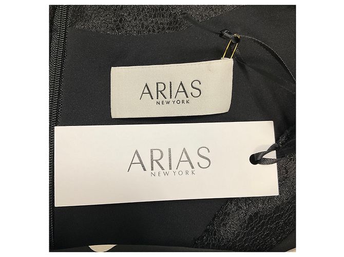 Maria Escoté Vestido Gia con estampado de lunares blanco y negro e insertos de encaje / Arias - vista 4