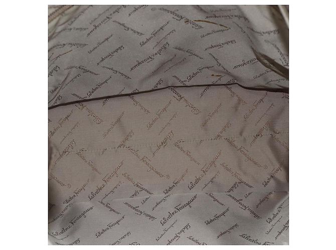 Borsa Tote Salvatore Ferragamo in nylon marrone e oro Auth 179217A D'oro - vista 10
