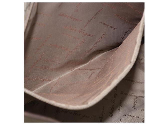 Borsa Tote Salvatore Ferragamo in nylon marrone e oro Auth 179217A D'oro - vista 11
