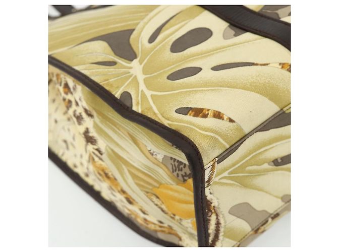 Borsa Tote Salvatore Ferragamo in nylon marrone e oro Auth 179217A D'oro - vista 16