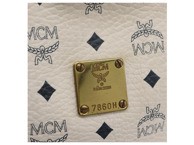 Borsa a tracolla MCM Vicetos Logogram PVC White Gold Auth hk3702 Bianco D'oro - vista 15