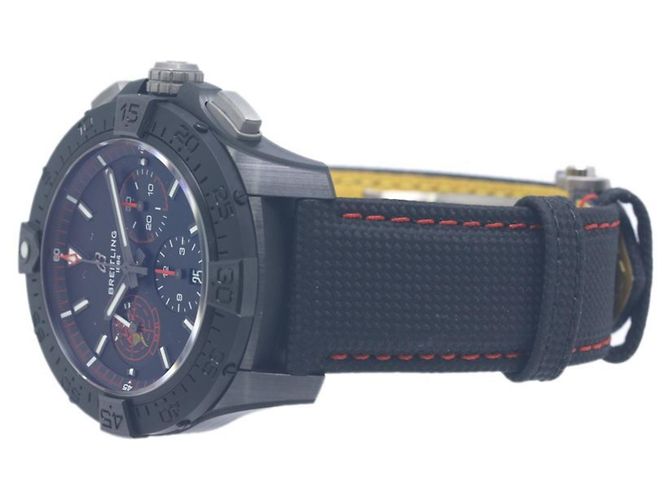 Orologio Breitling Avenger B01 Night Mission da uomo - vista 3
