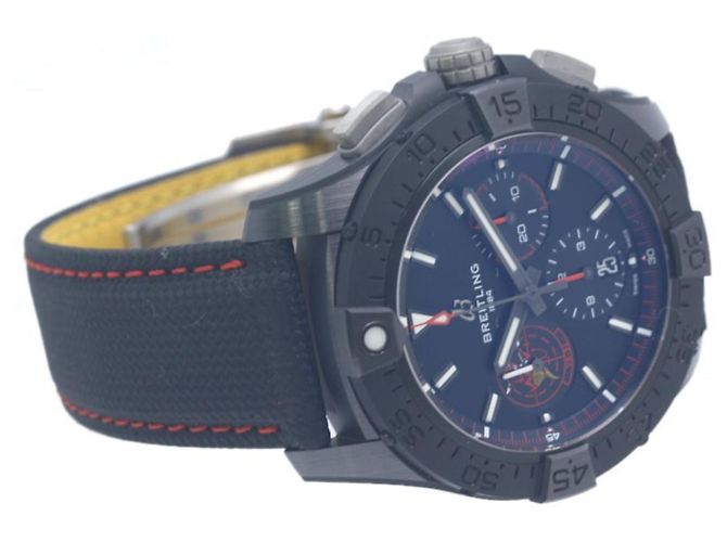 Orologio Breitling Avenger B01 Night Mission da uomo - vista 5