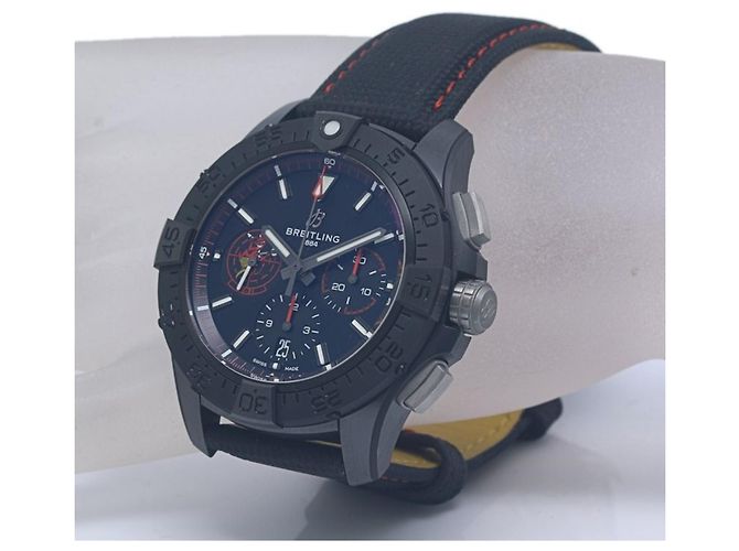 Orologio Breitling Avenger B01 Night Mission da uomo - vista 7