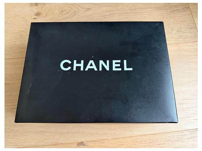 Borsa Chanel Classic Flap in pelle di agnello nera Nero - vista 5